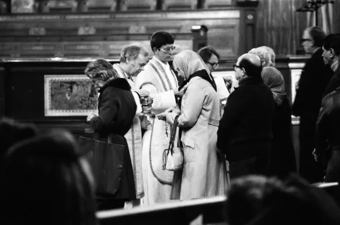 Framed Print : Mass is said at Westminster Cathedral for Pope John Paul II who was shot this afternoon Framed Print : Mass is said at Westminster Cathedral for Pope John Paul II who was shot this afternoon