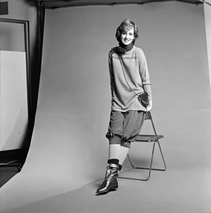 Framed Print : Maternity fashion inspired by Diana, Princess of Wales, modelled by Sharon Day Framed Print : Maternity fashion inspired by Diana, Princess of Wales, modelled by Sharon Day