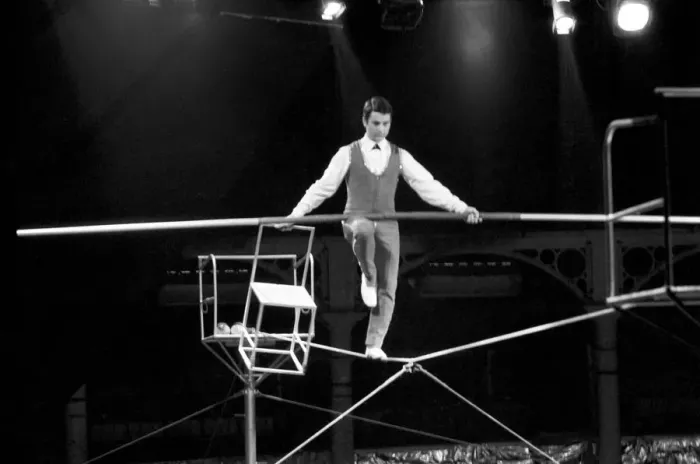 Framed Print : As the matinee performance of Roberts Brothers Circus was starting at Roundhouse