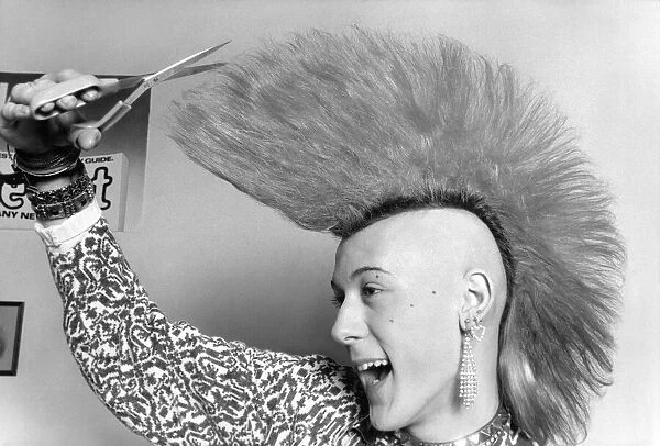 Matt Belgrano, Model Punk: Matt at work on his hair. April 1986 P003778