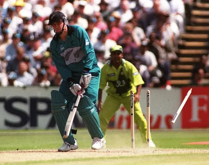 Framed Print : Matthew Horne is bowled by Abdul Razzaq June 1999 during the Semi Final of Framed Print : Matthew Horne is bowled by Abdul Razzaq June 1999 during the Semi Final of