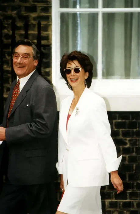 Framed Print : Maureen Lipman Actress with husband Jack Rosenthal Writer arrive at Tony Blairs Party