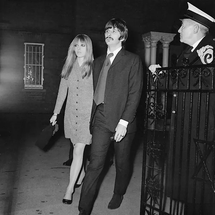 Framed Print : Maureen and Ringo Starr leave the New London Synagogue, St