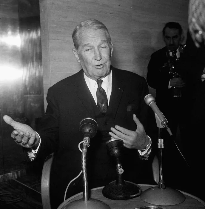 Framed Print : Maurice Chevalier Actor - Feb 1968 at a Press Conference at the Lincoln Room