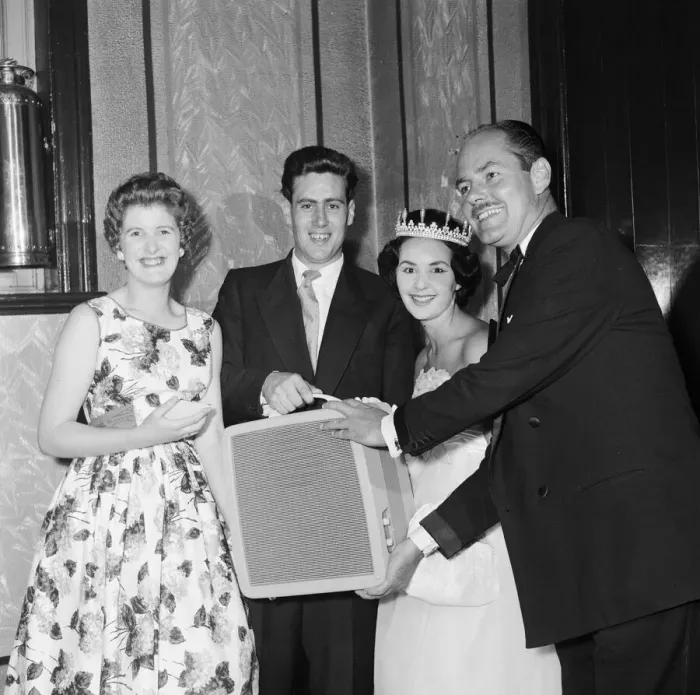 Framed Print : Maurice Hume and Maureen Sutton, aged 20 from Darlington