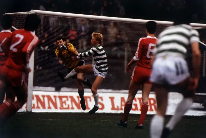 Framed Print : Maurice Johnston & Pat Bonner clear ball from area 1985