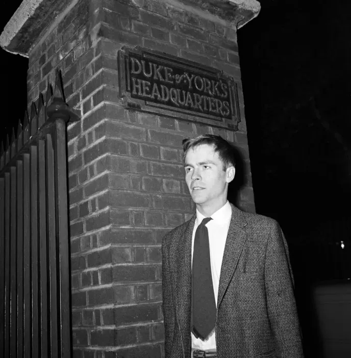 Framed Print : Max Mosley, a territorial paratrooper, after his evening training session at the Duke of Framed Print : Max Mosley, a territorial paratrooper, after his evening training session at the Duke of