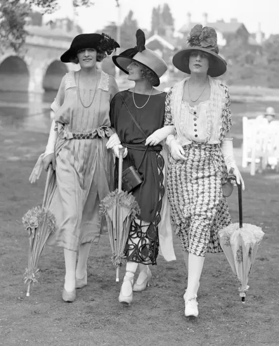 Framed Print : May Cambridge, Alvira Anderson and Phyllis Sellick show off the fashions to be seen Framed Print : May Cambridge, Alvira Anderson and Phyllis Sellick show off the fashions to be seen