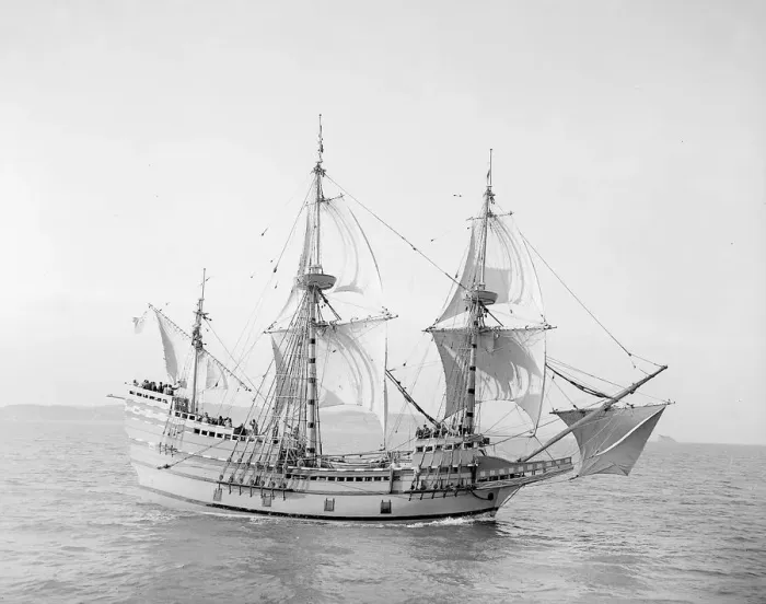 Framed Print : The Mayflower II April 1957 - arrives at Plymouth and is accorded civic reception