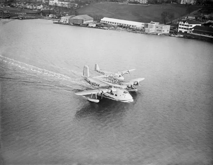 Framed Print : The Mayo composite aircraft seen here during taxi-ing trials along the River Medway 19th