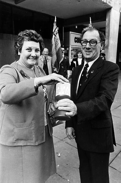 Mayor of Gateshead councillor Minnie Robson launches the Gateshead poppy appeal with Joe