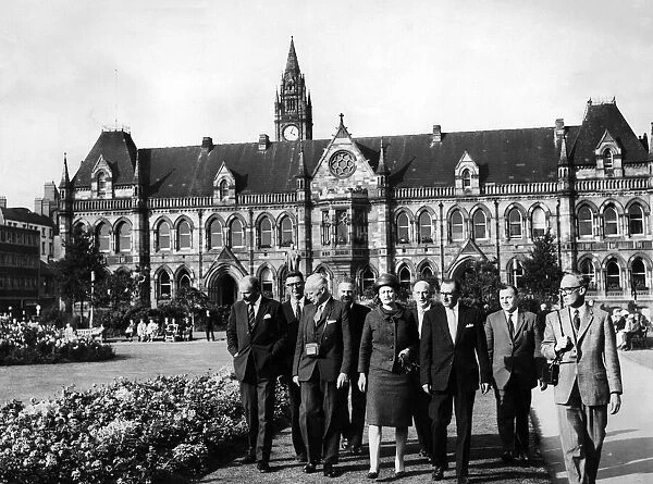 Mayor of Middlesbrough, Councillor Reg Thompson with councillors outside the Town Hall