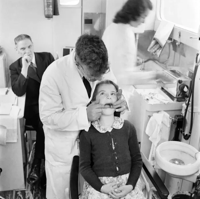 Framed Print : Medical: Dentists: Kent County Council mobile dental surgery Framed Print : Medical: Dentists: Kent County Council mobile dental surgery