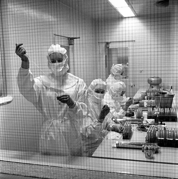 Medical: Polio vaccine laboratory. 1960 A834-001