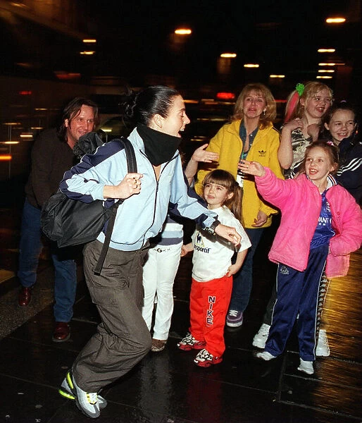 MEL C SPORTY SPICE APRIL 1998 SPICE GIRLS GOING TO THE APPARTMENT NIGHT CLUB IN GLASGOW