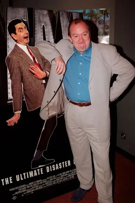 Framed Print : Mel Smith Comedian at premiere of film Mr Bean August 1997 Framed Print : Mel Smith Comedian at premiere of film Mr Bean August 1997