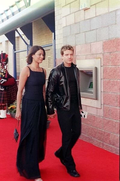 Melanie Sykes with Max Beesley June 1999 Hand in hand