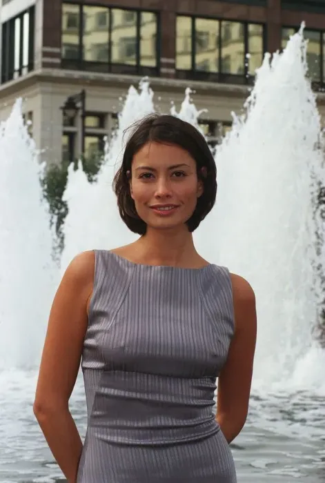 Framed Print : Melanie Sykes Television Presenter October 1998 launches new Silver Service Framed Print : Melanie Sykes Television Presenter October 1998 launches new Silver Service