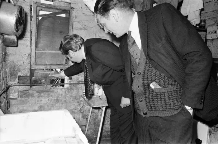 Framed Print : Member of Parliament for Birmingham Sparkbrook Roy Hattersley visits slum housing in Framed Print : Member of Parliament for Birmingham Sparkbrook Roy Hattersley visits slum housing in