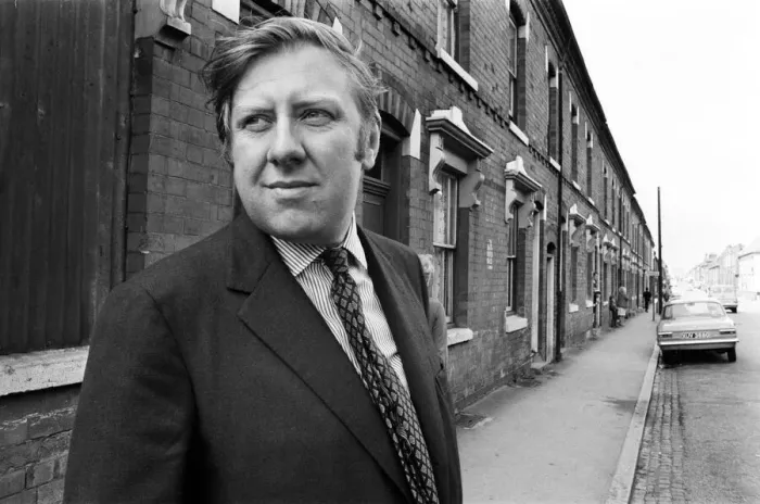Framed Print : Member of Parliament for Birmingham Sparkbrook Roy Hattersley visits slum housing in Framed Print : Member of Parliament for Birmingham Sparkbrook Roy Hattersley visits slum housing in