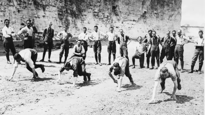 Framed Print : Members of the 2 / 6th (Rifle) Battalion, Kings Liverpool Regiment at Margate, Kent Framed Print : Members of the 2 / 6th (Rifle) Battalion, Kings Liverpool Regiment at Margate, Kent