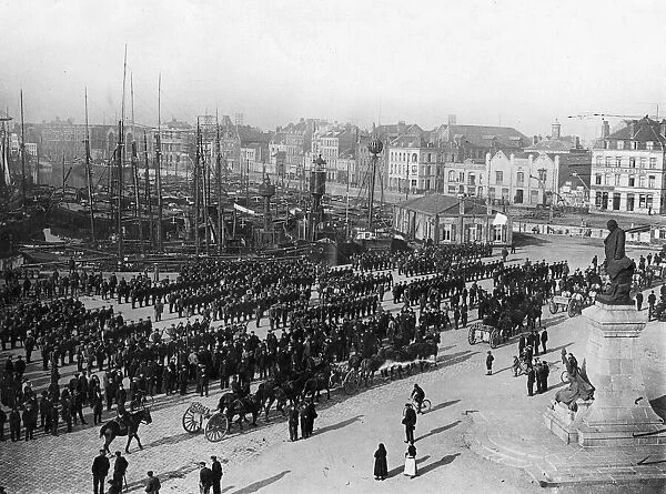 Members of the B. E. F. parade on the quayside at Dunkirk in mid August 1914 Evaluation