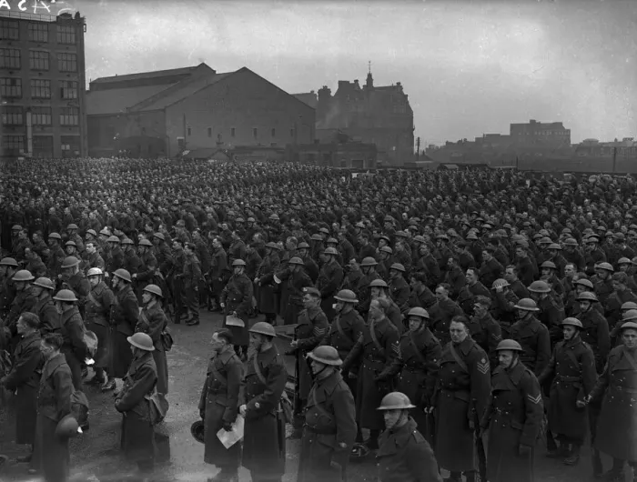 Framed Print : Members of the Birmingham Home Guard attend a drumhead service 23rd March 1941 Framed Print : Members of the Birmingham Home Guard attend a drumhead service 23rd March 1941