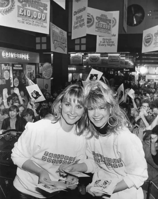 Framed Print : Members of Bucks Fizz - Shelley Preston and Cheryl Baker sign autographs for hundreds of Framed Print : Members of Bucks Fizz - Shelley Preston and Cheryl Baker sign autographs for hundreds of