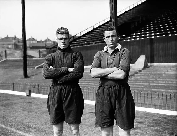 Members of Charlton Athletic Football Club, Sam Bartram and Bert Turner