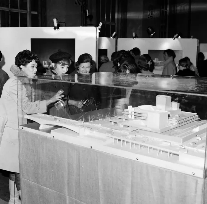 Framed Print : Members of the National Theatre Company this afternoon visited the exhibition Framed Print : Members of the National Theatre Company this afternoon visited the exhibition