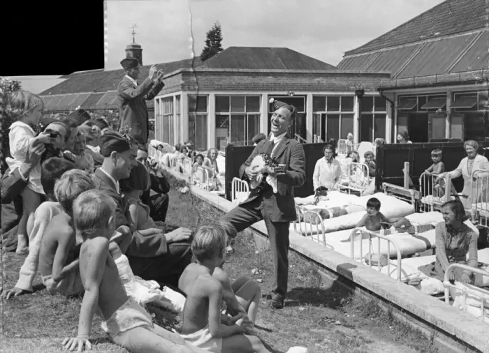 Framed Print : Members of the RAF entertain the children at a childrens hospital. Location unknown Framed Print : Members of the RAF entertain the children at a childrens hospital. Location unknown