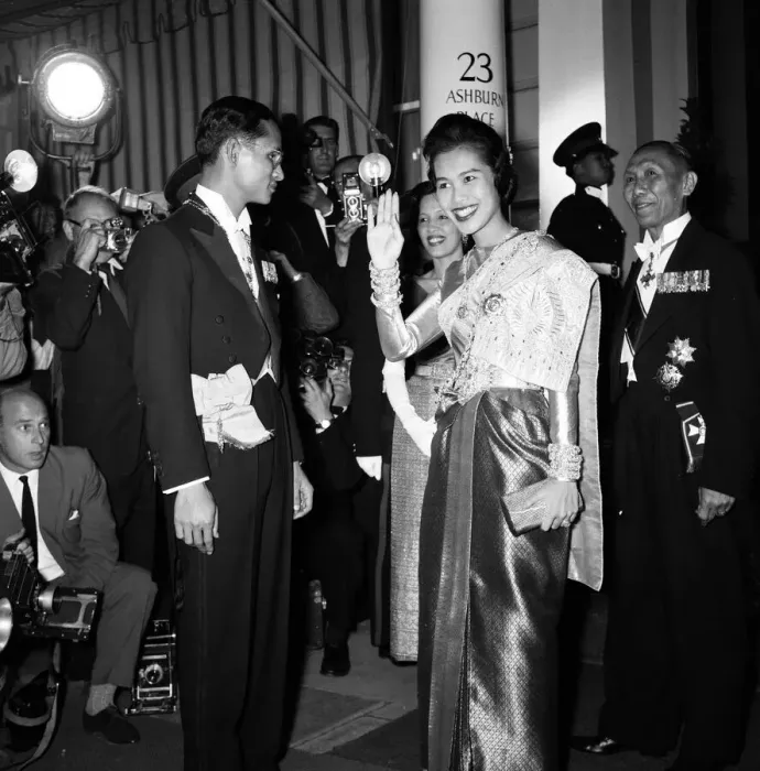Framed Print : Members of the Royal Family attend a banquet at the Thai Embassy Framed Print : Members of the Royal Family attend a banquet at the Thai Embassy