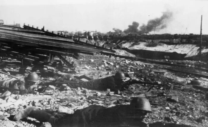 Framed Print : Members of a Stalingrad workers battalion defending their plant during bitter fighting in