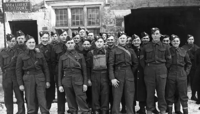 Framed Print : Men of the East Yorkshire Regiment pictured in Gloucestershire Framed Print : Men of the East Yorkshire Regiment pictured in Gloucestershire