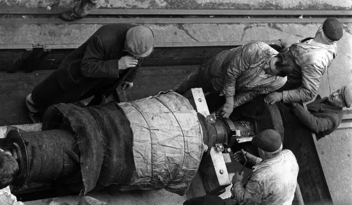 Framed Print : Men at work, fitting a large part to the the Queen Elizabeth cruise liner May 1960 Framed Print : Men at work, fitting a large part to the the Queen Elizabeth cruise liner May 1960