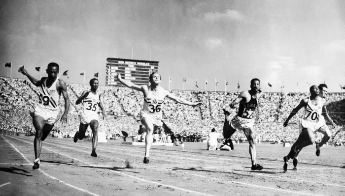 Framed Print : Mens 100m Sprint Final, Wembley Stadium, London, Sunday 1st August 1948 Framed Print : Mens 100m Sprint Final, Wembley Stadium, London, Sunday 1st August 1948