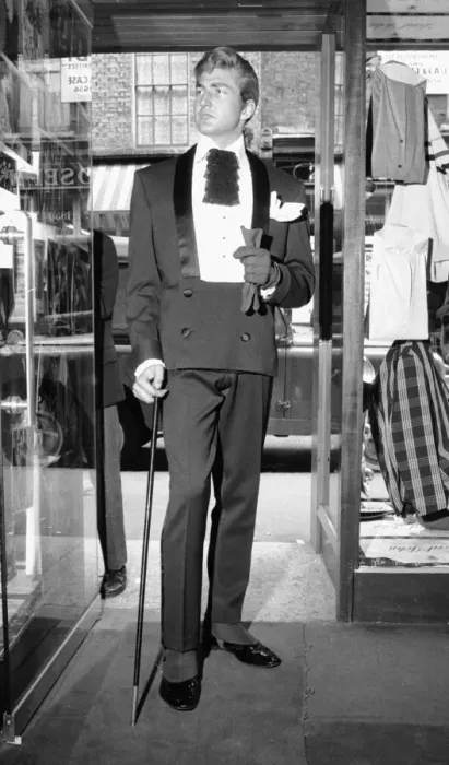Framed Print : Mens fashion designer Lord John launching the Regency look for spring