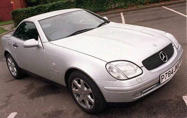 Mercedes Coupe Silver car P 784 JNV Front