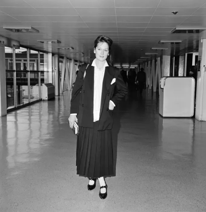 Framed Print : Meryl Streep leaving Heathrow Airport for New York on Concorde. She has been here filming Framed Print : Meryl Streep leaving Heathrow Airport for New York on Concorde. She has been here filming