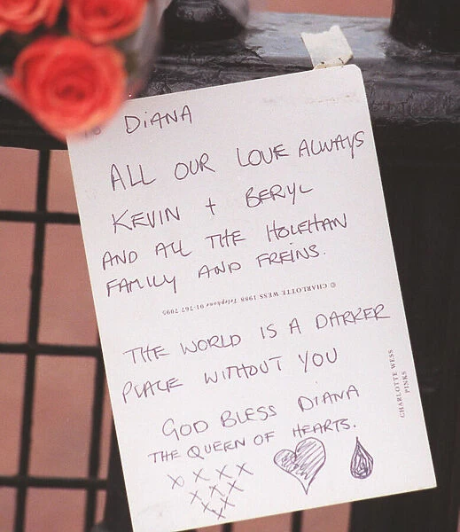 Messages of sympathy following the death of Princess Diana outside Buckingham Palace
