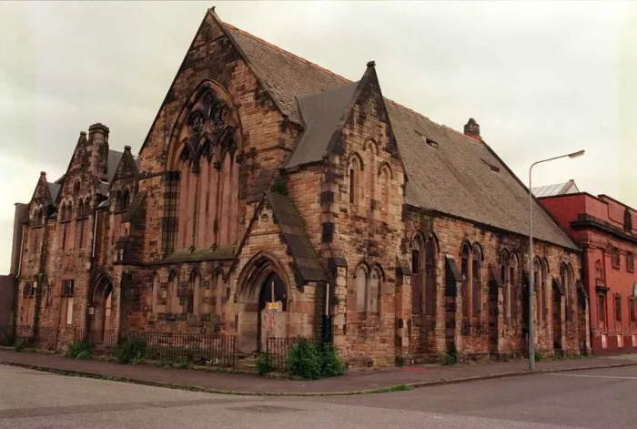 Framed Print : Methodist Church in Govan May 1999 Which was harmony row boys where Alex Ferguson Framed Print : Methodist Church in Govan May 1999 Which was harmony row boys where Alex Ferguson