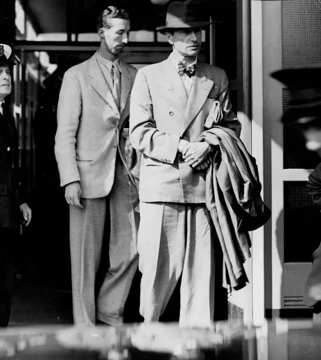 Framed Print : Former MI6 officer Sir Paul Dukes seen here at Heston Airport just after returning