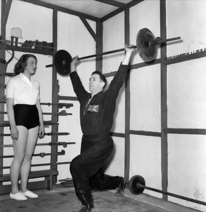 Framed Print : Miar Syluin Needham - -Rochester way Eltham training for olympic season with weights Framed Print : Miar Syluin Needham - -Rochester way Eltham training for olympic season with weights