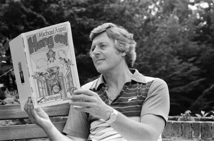 Framed Print : Michael Aspel pictured at home with his family. September 1982 Framed Print : Michael Aspel pictured at home with his family. September 1982