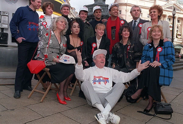Michael Aspel TV Presenter hosts Telethon 1990 with other celebrities