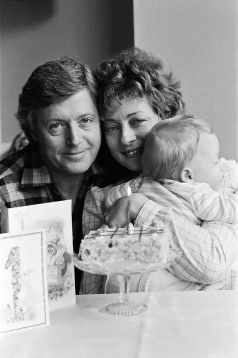 Framed Print : Michael Aspel and his wife Lizzie Power celebrate their sons 1st birthday Framed Print : Michael Aspel and his wife Lizzie Power celebrate their sons 1st birthday