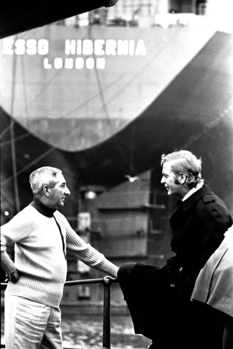 Framed Print : Michael Caine in a scene from the film Get Carter. Hebburn-Wallsend ferry landing