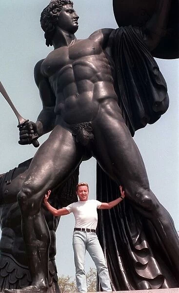 MICHAEL FLATLEY IN HYDE PARK MAY 1998 THE VENUNE FOR HIS LAST PERFORMANCE OF LORD