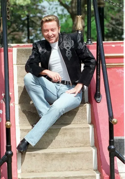 Framed Print : MICHAEL FLATLEY IN HYDE PARK MAY 1998 THE VENUNE FOR HIS LAST PERFORMANCE OF LORD Framed Print : MICHAEL FLATLEY IN HYDE PARK MAY 1998 THE VENUNE FOR HIS LAST PERFORMANCE OF LORD