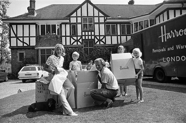 Michael Heseltine and family move in to a new house in Oxfordshire. 14th August 1973